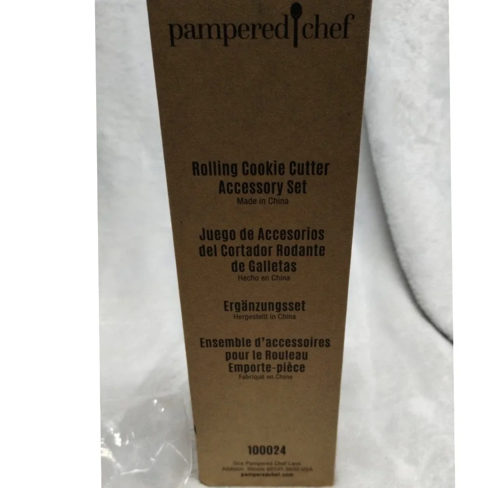 Pampered Chef Rolling Cookie Cutter Accessory Set - New in Box‎